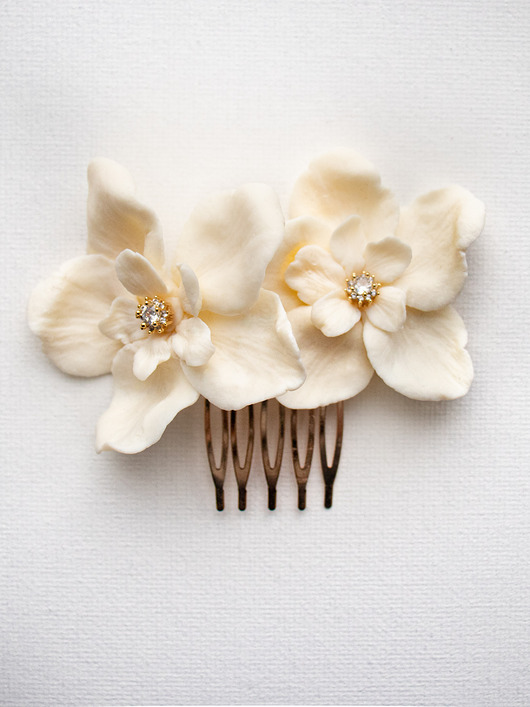 Ślubne ozdoby do włosów Ślubny grzebyk do włosów z beżowymi kwiatami