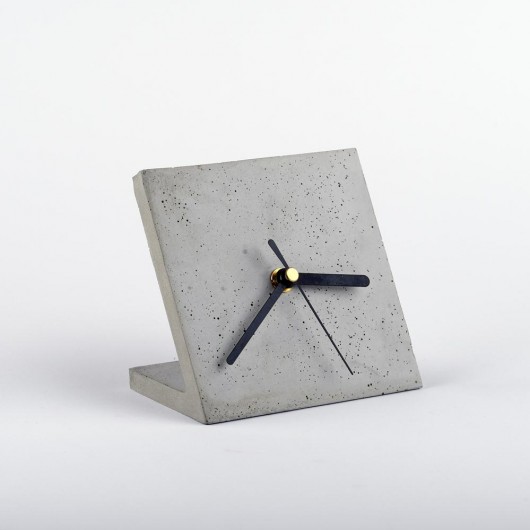 Zegar biurkowy - beton architektoniczny Projekt B25