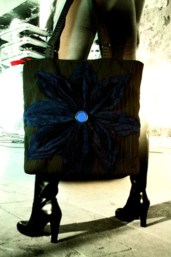 LADY FLOWERS IV ART INDYWIDUALITY