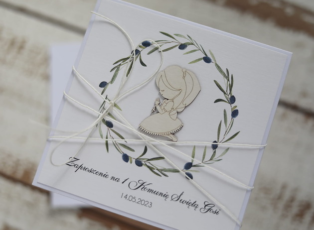 zaproszenia na komunię Białe eleganckie zaproszenia komunijne z personalizacją dla dziewczynki