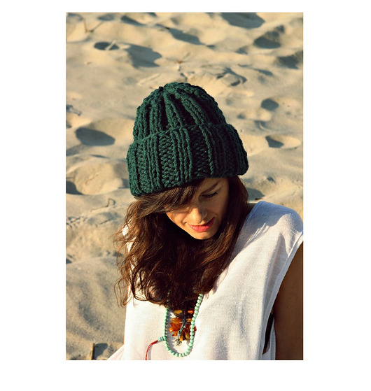 czapki damskie Czapka beanie  z wełną  leśna zieleń