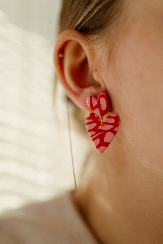 kolczyki z masy plastycznej Wiszące sztyfty SERCA edycja walentynkowa