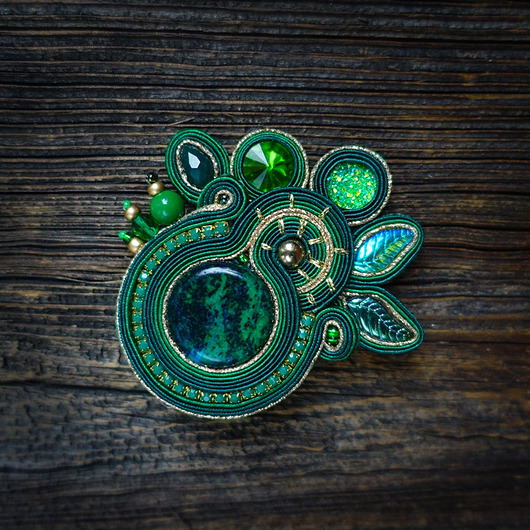 Isobelle -zielona broszka soutache Mró Soutache