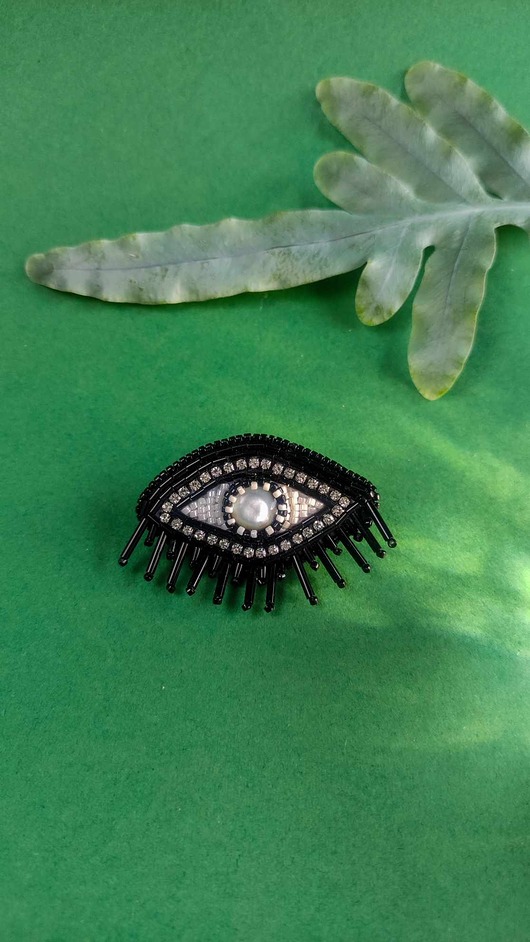 broszki Broszka oko małe z masą perłową
