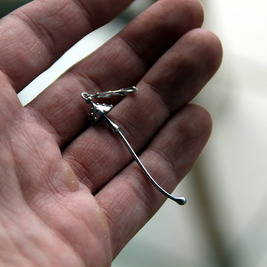 kolczyki - inne Kolczyk w stylu boho, inspirowany lasem, z motywem grzyba muchomora czerwonego,