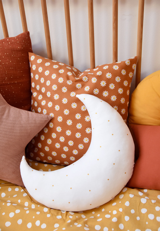 poduszki supły Poduszka w kształcie księżyca w złote kropeczki