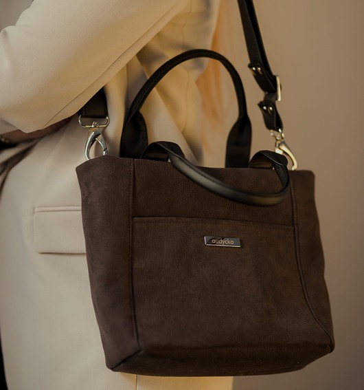 torby na ramię Kuferek listonoszka z wodoodpornego nubuku w kolorze brunatnym