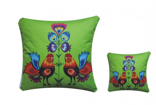 Dwie poduszki z ludowymi kogutami Gaul Designs
