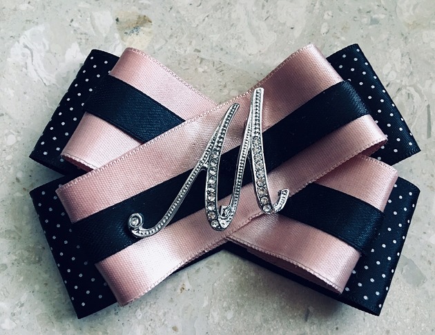 Brosza Personalizowana Z Literkami NEW Pudrowy Różowy