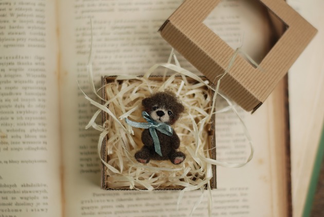Miś Miniaturka- Ciemno popielaty BoboLobo Handicraft