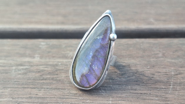 pierścionki - różne W fiolecie - pierścionek regulowany