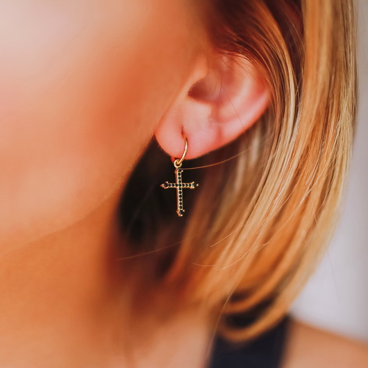 Złote kolczyki z krzyżykami i czarnymi cyrkonia Coccola JEWELLERY