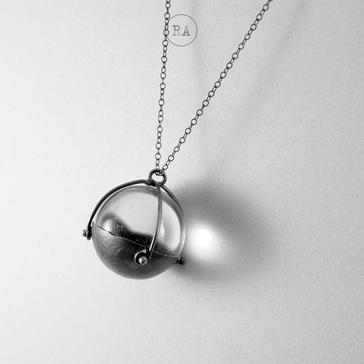 wisiory Srebrny naszyjnik MAGIC BALL kryształ górski