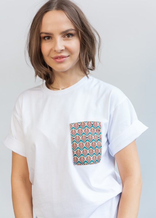 t-shirt damskie Koszulka oversize z kieszonka z upcyclingu