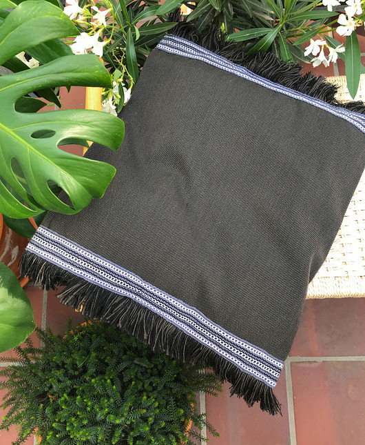 poduszki gładkie THE FRINGE PILLOW, wełniana poduszka boho z krajką, 50x40 cm
