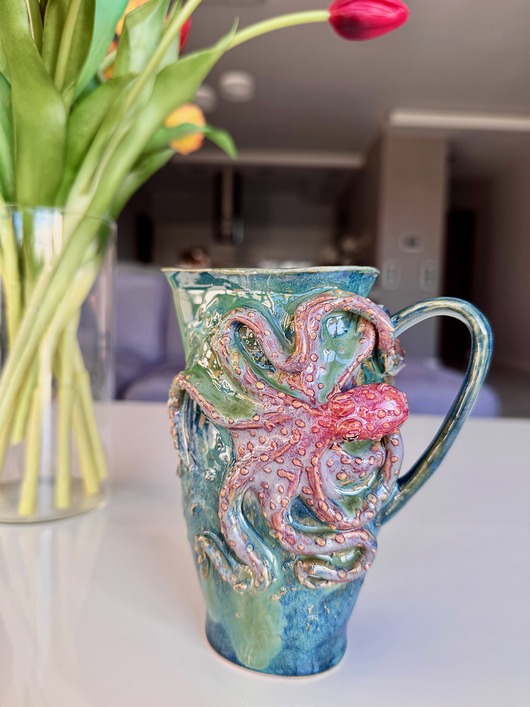 czajniki i dzbanki Mlecznik/ sosjerka ceramiczna z motywem osmiornicy.
