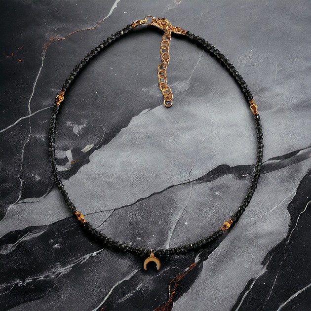 chokery Ochronny naszyjnik: lunula & czarny turmalin w pudełku jubilerskim