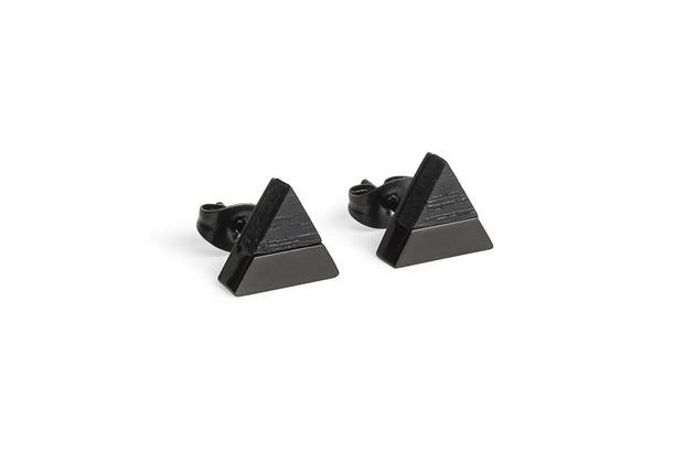 Kolczyki z drewnianym szczegółem Nox Triangle BeWooden Polska