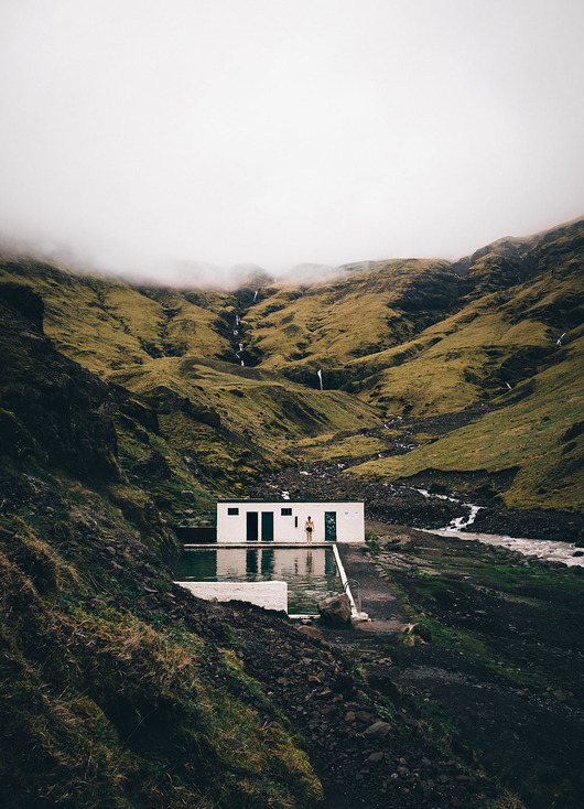 Fotografia kolekcjonerska "Seljavallalaug" BITE OF ICELAND