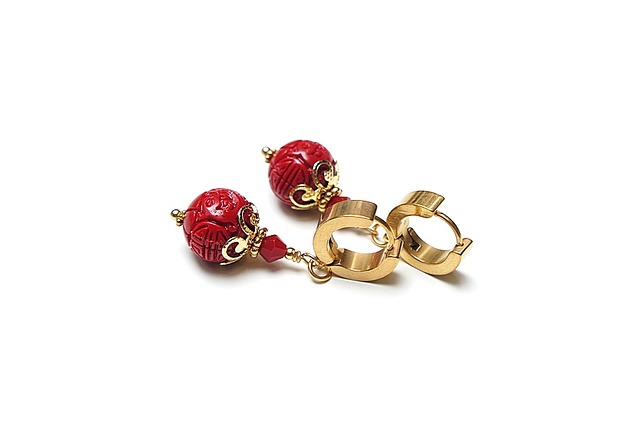 kolczyki z kamieniami Alloys Collection - Red koral