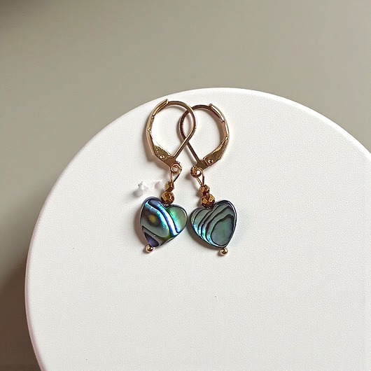 kolczyki z kamieniami Kolczyki SERDUSZKA muszla paua : bigle angielskie GOLD