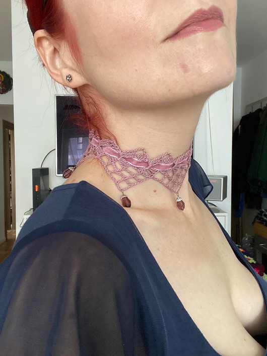 chokery Choker koronkowy brudny róż