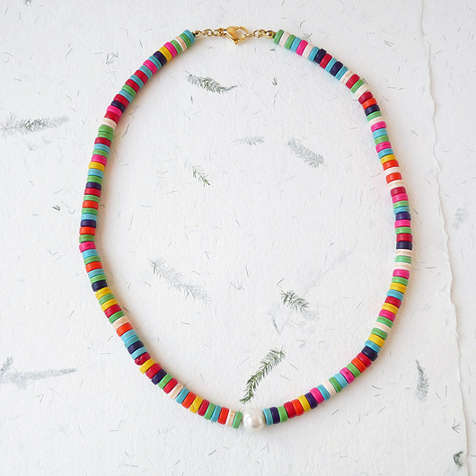 kolie Kolorowy naszyjnik z perłą v. 2