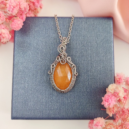 wisiory Naszyjnik Jadeit Pomarańczowy stal chirurgiczna wisiorek handmade wirewrapping