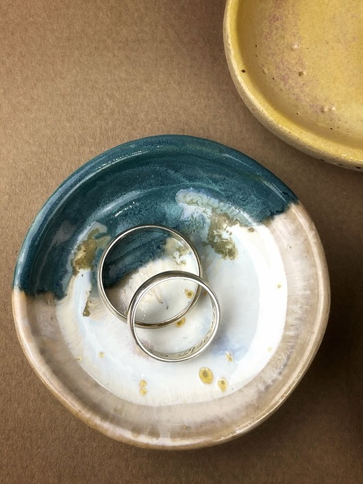 dodatki ślubne Ceramiczny talerzyk na pierścionki / obrączki