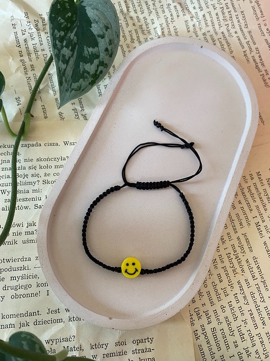 bransoletki na sznurku Bransoletka pleciona smiley