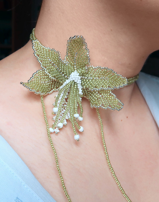 chokery Pistacjowa orchidea - naszyjnik choker z koralików