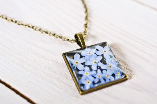 Kwadratowy naszyjnik z żywicy So Jewelry