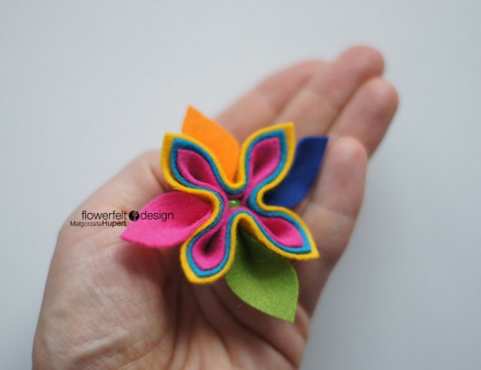 mini broszka FlowerFelt Design