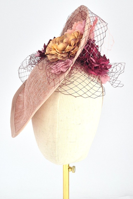 kapelusze damskie ROXI toczek w kształcie łezki z kwiatami i woalką
