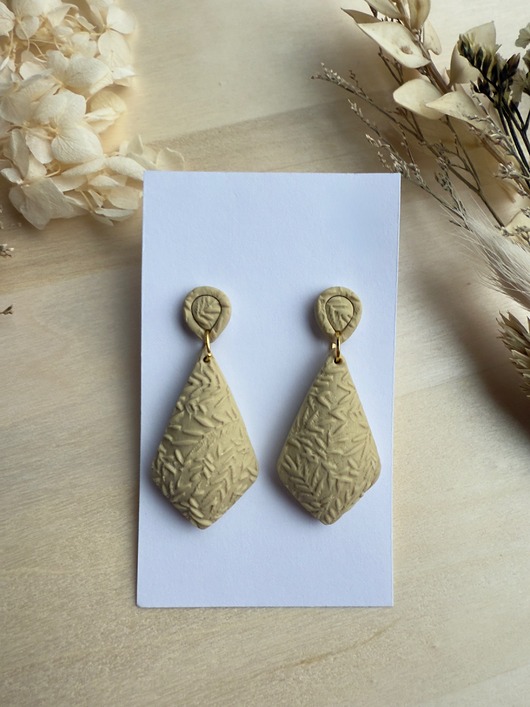 kolczyki z masy plastycznej Kolczyki 3D Roślinne Geo - różne kolory