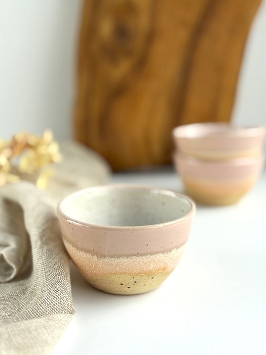 kubki Czarka - Kubek ceramiczny bez uszka, miseczka - Różowe migdały