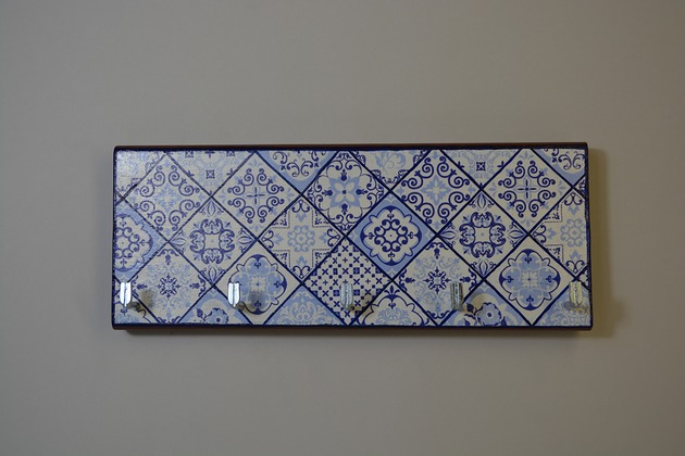 wieszaki Drewniany wieszak na klucze w stylu azulejo
