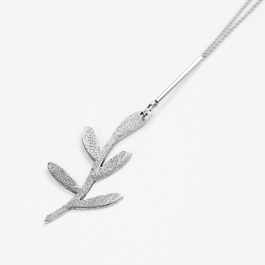 Jedwabny naszyjnik Bohemian Blume z listkiem Vander jewelry