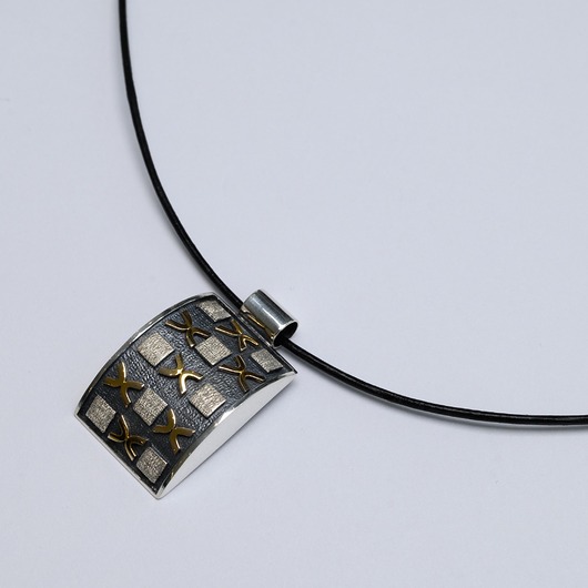 biżuteria męska Zawieszka na czarnym rzemieniu, Oksydowane Srebro, lite złoto 585