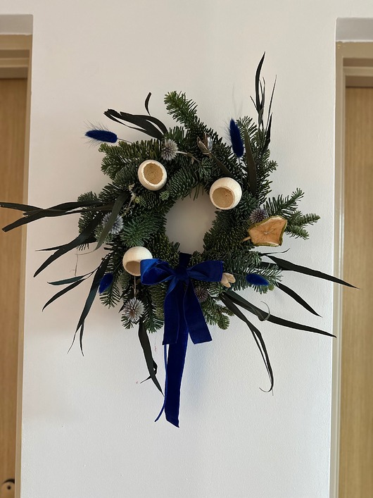 wianki bożonarodzeniowe Wianek świąteczny szafir mniejszy eukaliptus