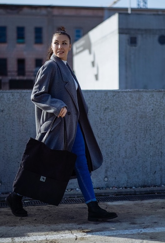 Duża czarna zamszowa torba na ramię Karolina Audycka