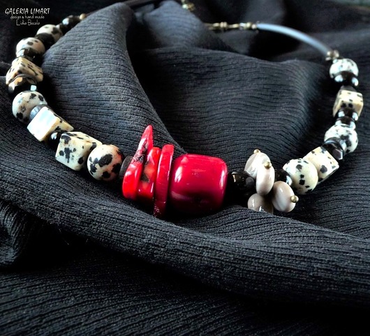 korale Elegancki naszyjnik z jaspisu dalmatyńskiego, korala i krzemienia Handmade