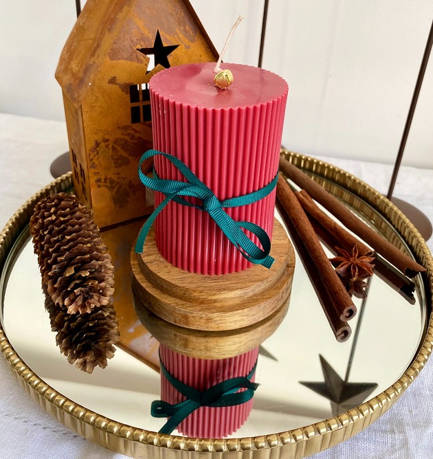 świeczniki i świece Świeca ekologiczna sojowa dekoracyjna walec "Linea" 84x70mm bordowa