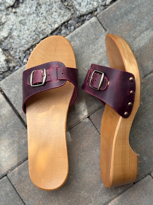 sandały i klapki damskie Płaskie drewniaki ze skóry i drewna z klamrą