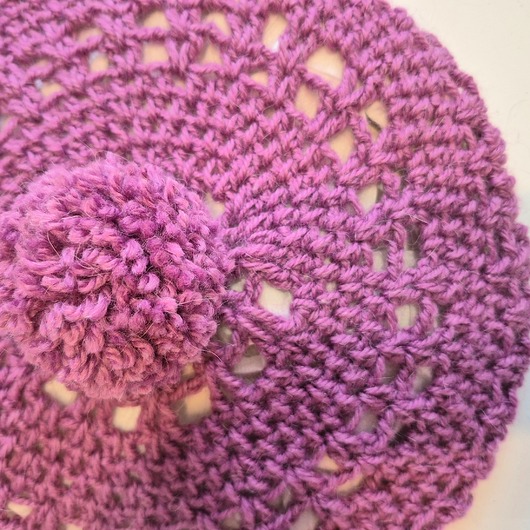 czapki damskie Unikatowy ażurowy beret .