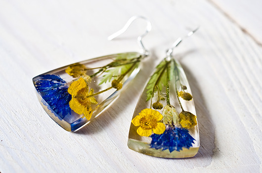 Kolczyki z kwiatową łączką w żywicy So Jewelry