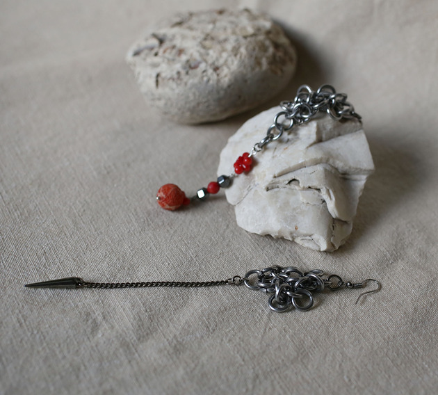 kolczyki - inne Asymetryczne kolczyki z hematytem i koralem