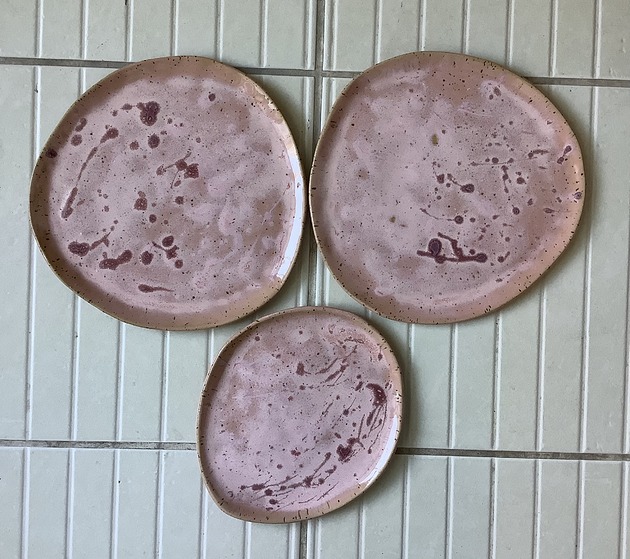 patery i talerze Komplet talerzy "W różu"