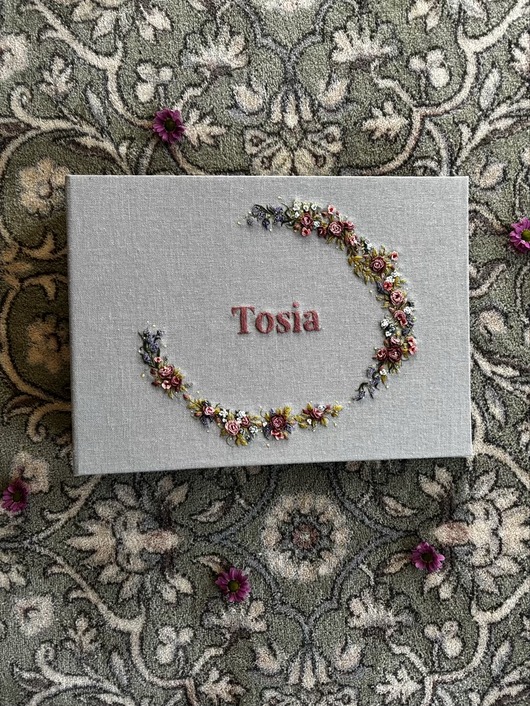 notatniki i albumy Album na zdjęcia 'Haftowany wianek' z napisem