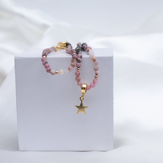 złote naszyjniki Naszyjnik "Celestial Compass" - Gwiazda Wewnętrznego Spokoju - z Rodonitem